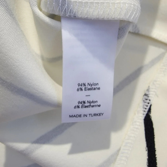 Elizabeth And James Back And White Striped A Line Back Zip Full Skirt Size 4 - Picture 6 of 9